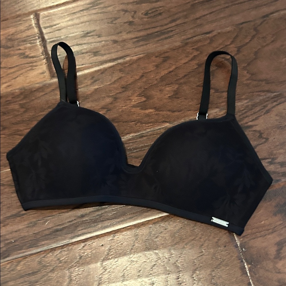 Tahari Everyday Comfort Floral Pattern Black Wireless Bra 34B